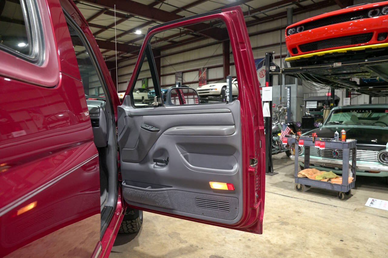 Used 1995 Ford Bronco XLT AWD/4WD image 38