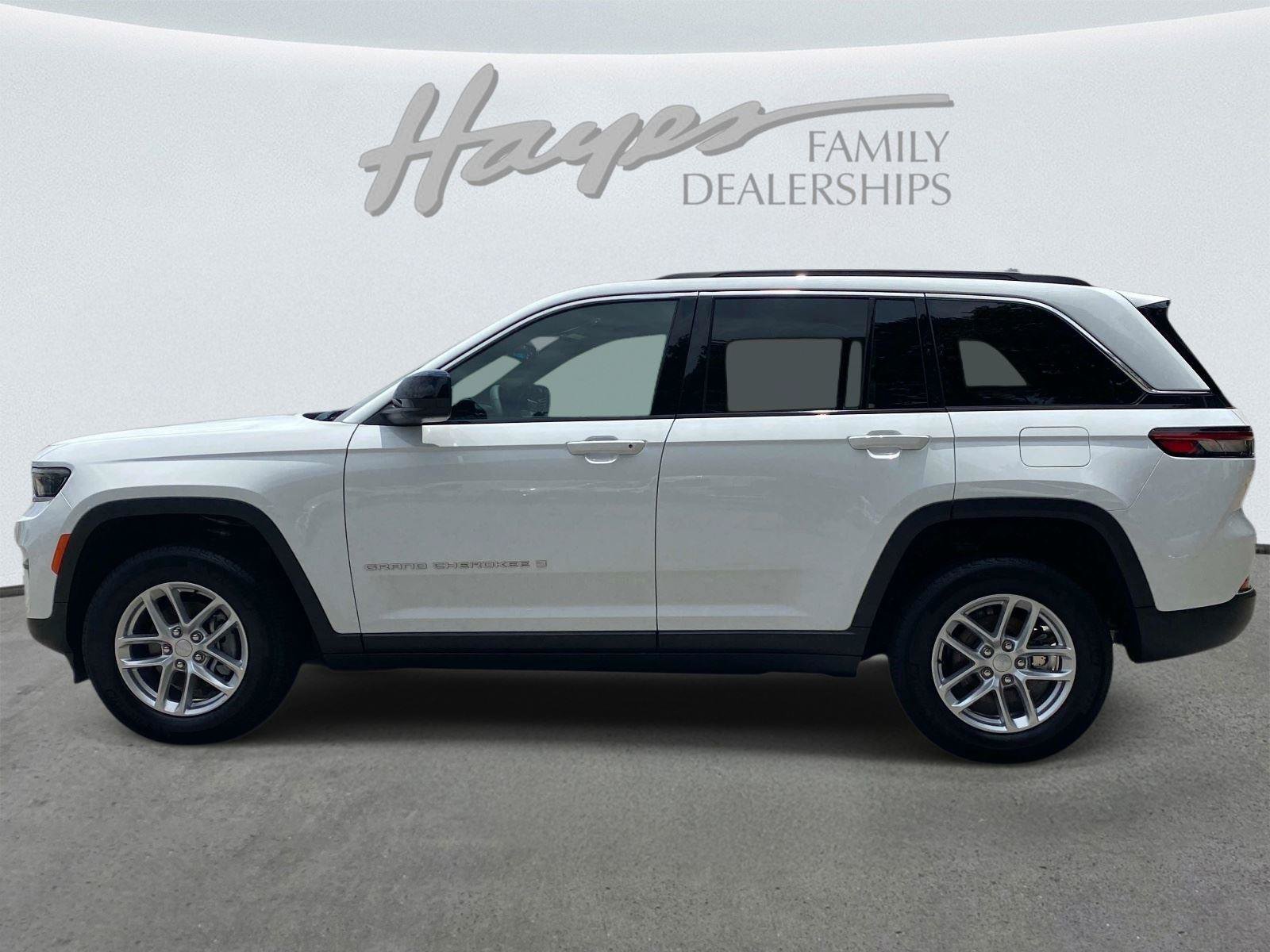 Used 2024 Jeep Grand Cherokee Laredo X RWD image 8