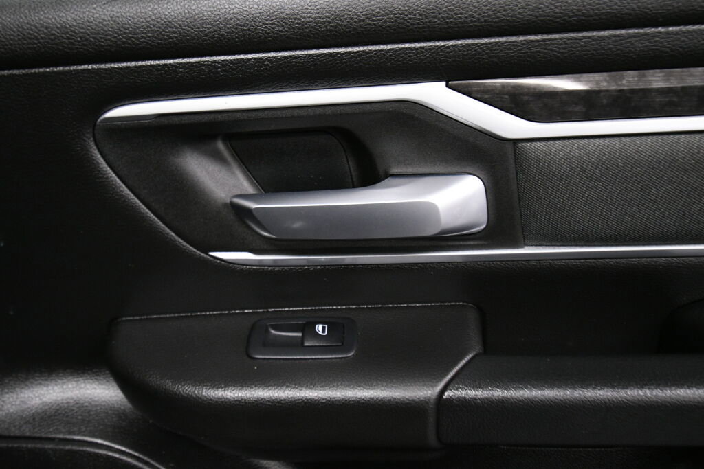 Used 2023 RAM 1500 Big Horn AWD/4WD image 25