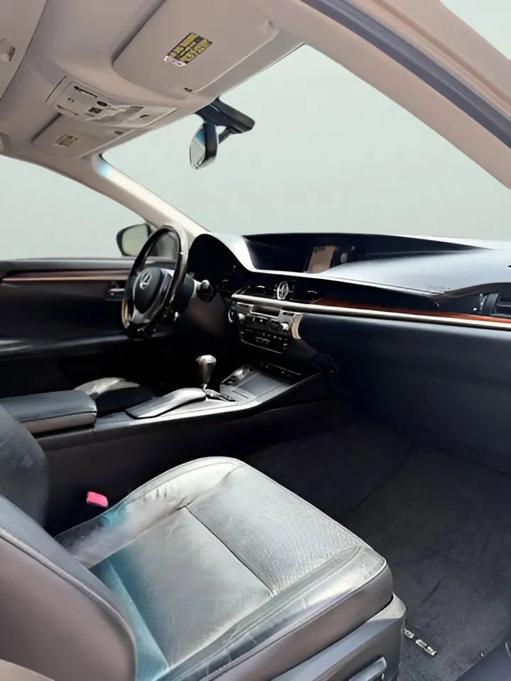Used 2015 Lexus ES 350 w/ Luxury Package FWD image 22