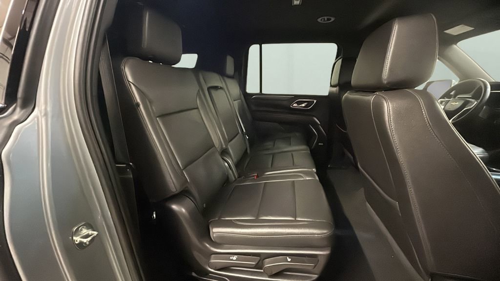 Used 2024 Chevrolet Suburban LT image 18