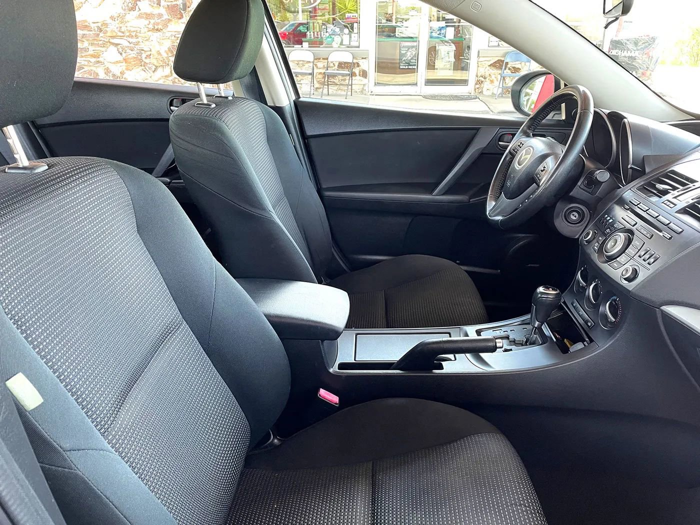 Used 2012 MAZDA MAZDA3 i Touring FWD image 12