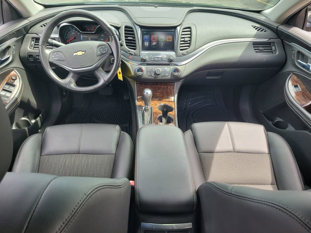 Used 2015 Chevrolet Impala LT w/ Convenience Package FWD image 12