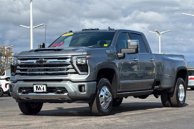 New 2026 Chevrolet Silverado 3500 High Country w/ Technology Package AWD/4WD image 8