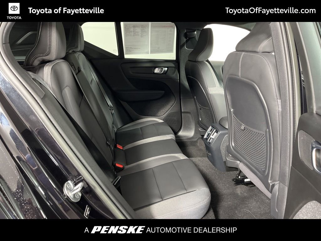 Used 2023 Volvo XC40 Recharge Plus image 9