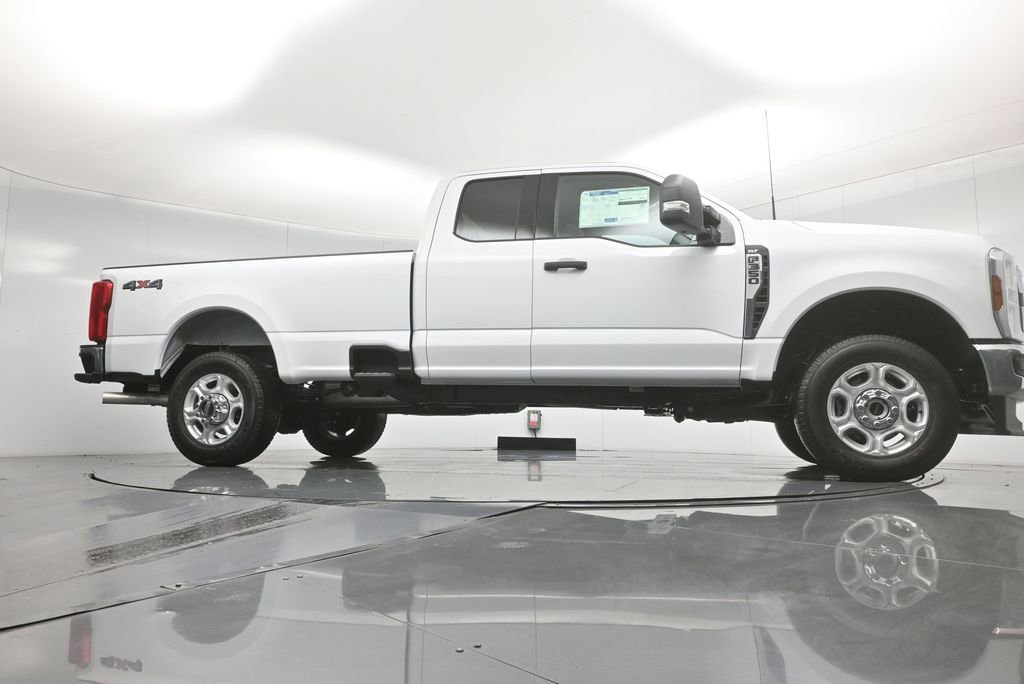 New 2026 Ford F350 XLT image 3