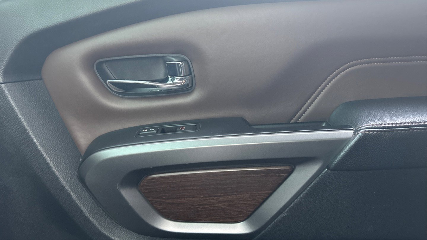 Used 2019 Nissan Titan Platinum Reserve image 44