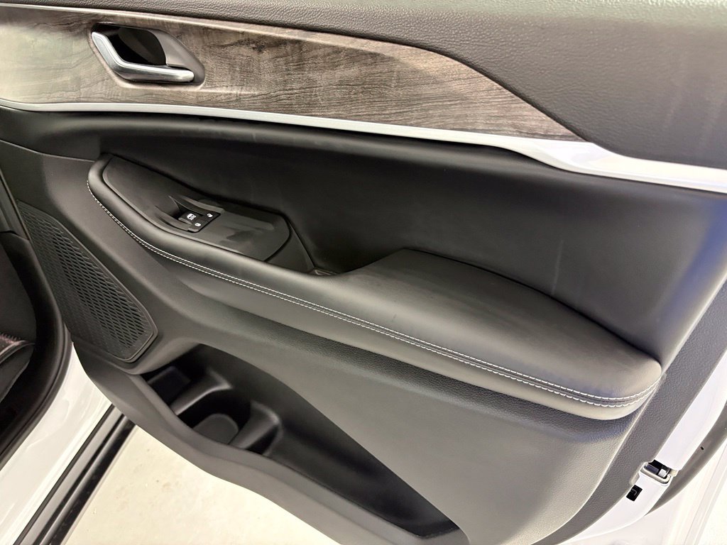 New 2026 Jeep Grand Cherokee Altitude RWD image 41