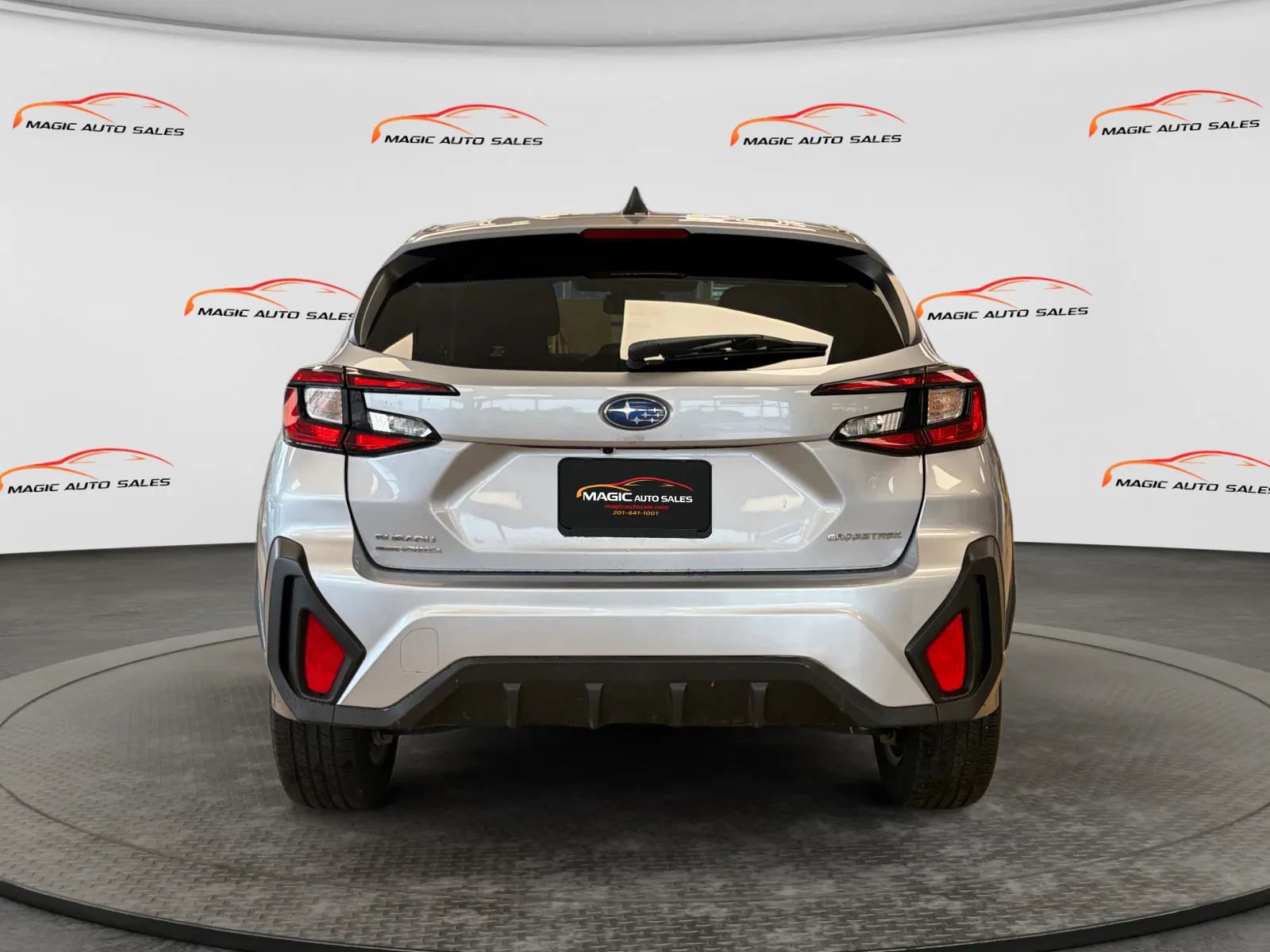 Used 2024 Subaru Crosstrek 2.0i AWD/4WD image 9