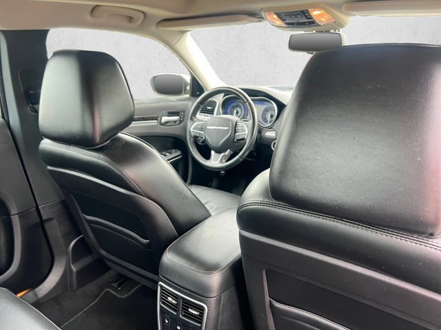 Used 2016 Chrysler 300 C RWD image 24