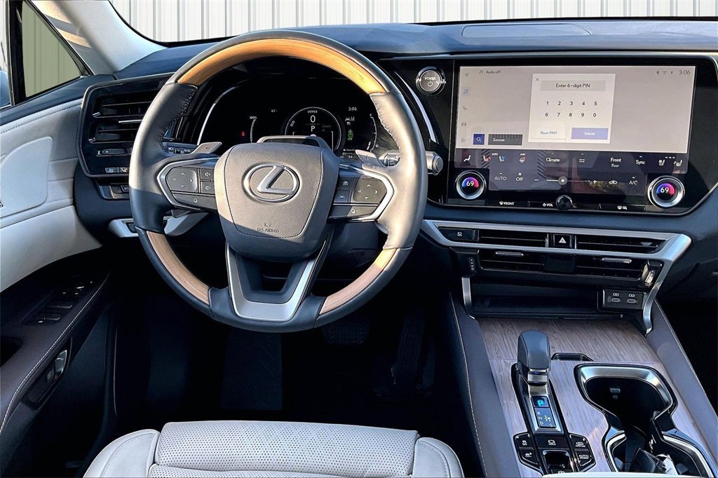 Used 2024 Lexus RX 450h AWD w/ Luxury Package image 2