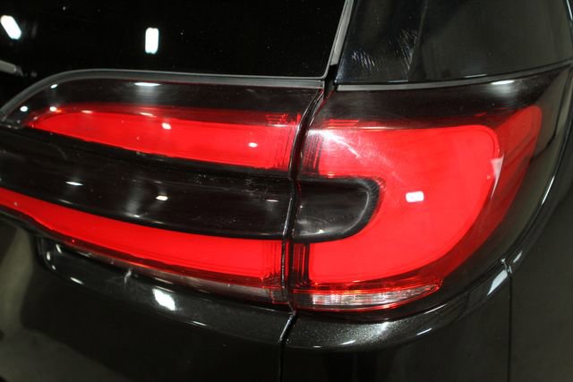 Used 2021 Chrysler Pacifica Touring-L w/ Uconnect Theater Family Group FWD image 45
