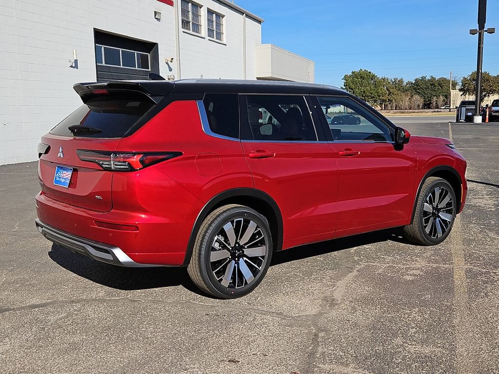 New 2026 Mitsubishi Outlander SEL image 13