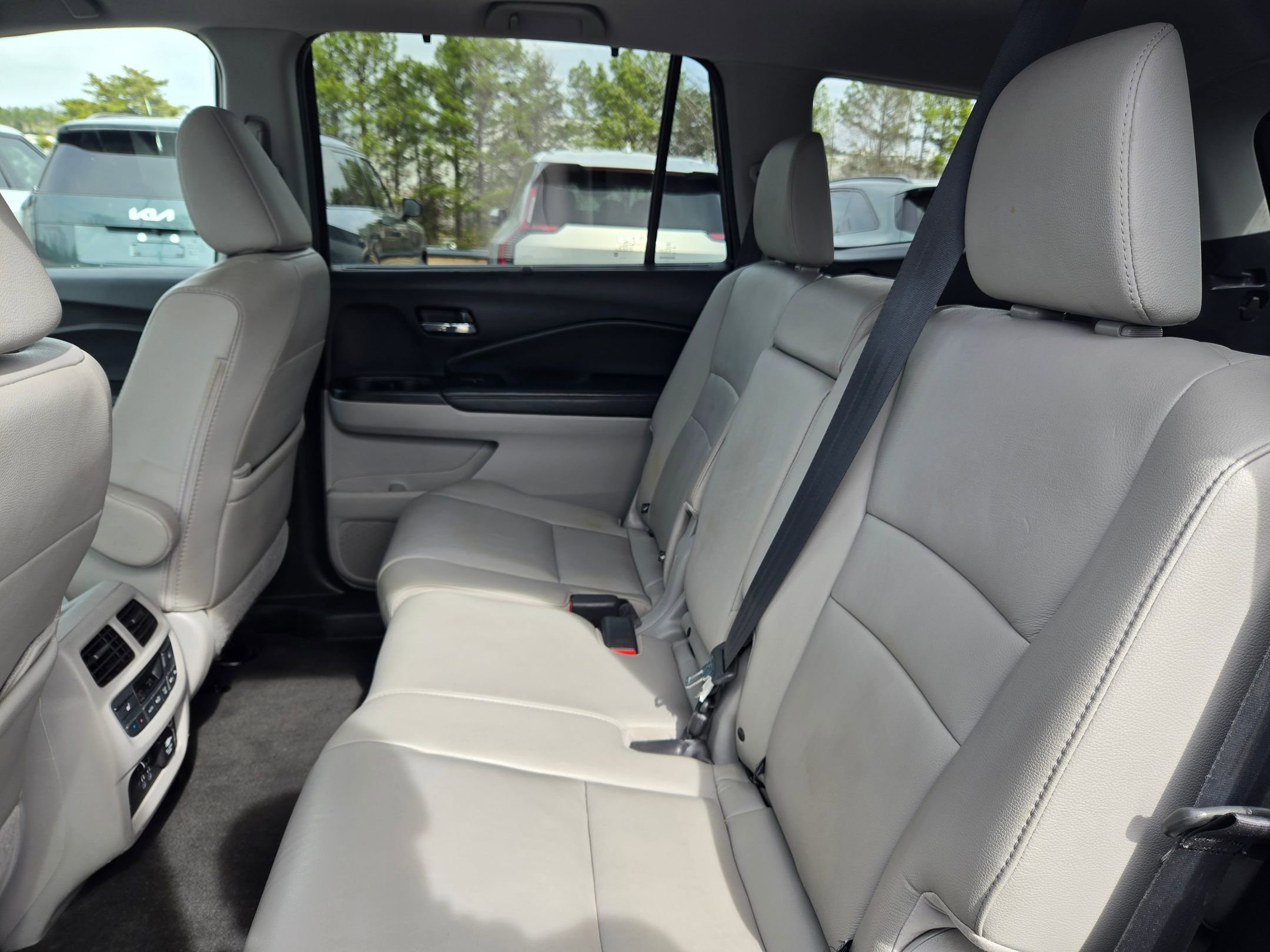 Used 2019 Honda Pilot Touring image 31