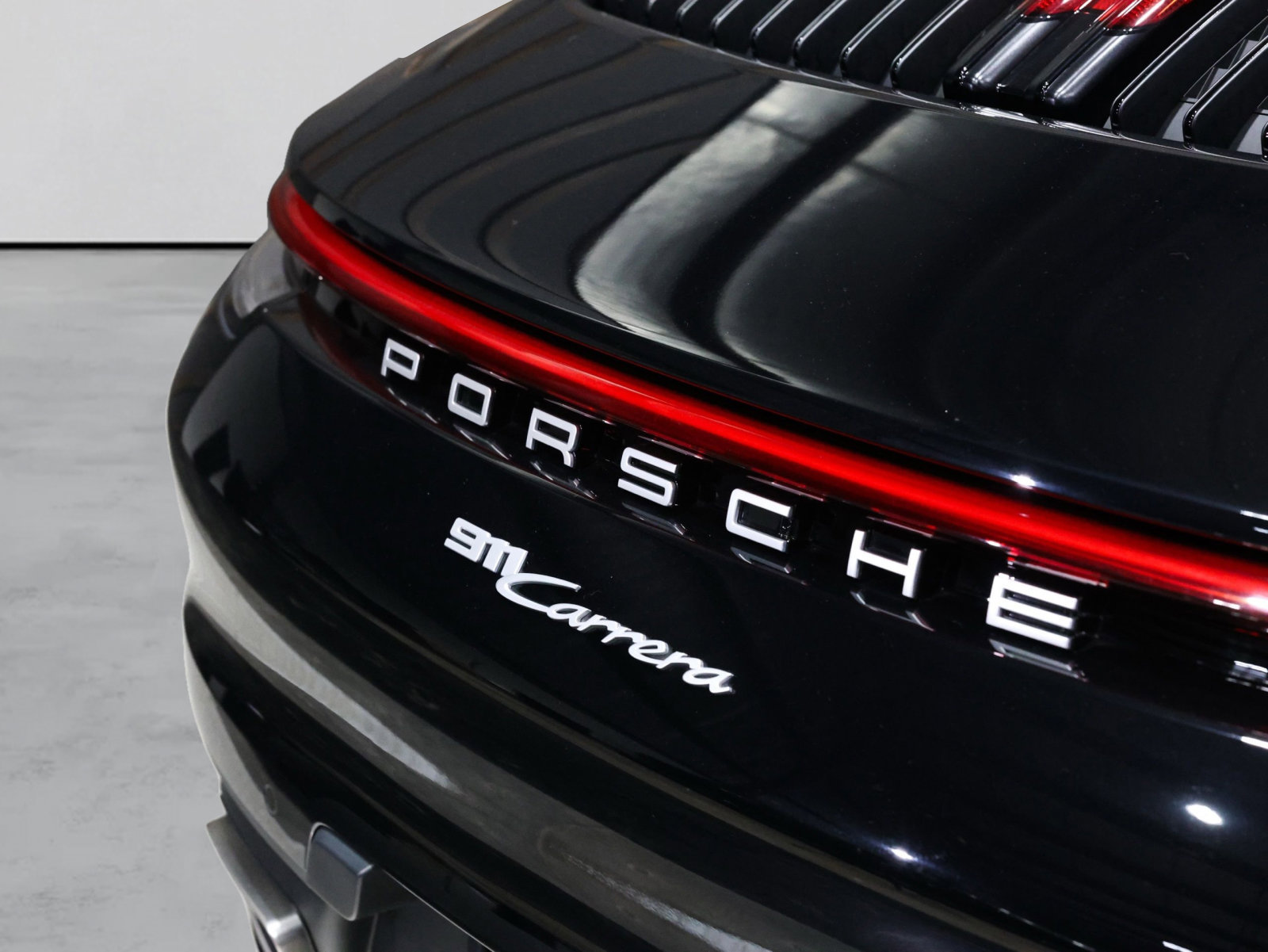 Used 2022 Porsche 911 Carrera RWD image 34