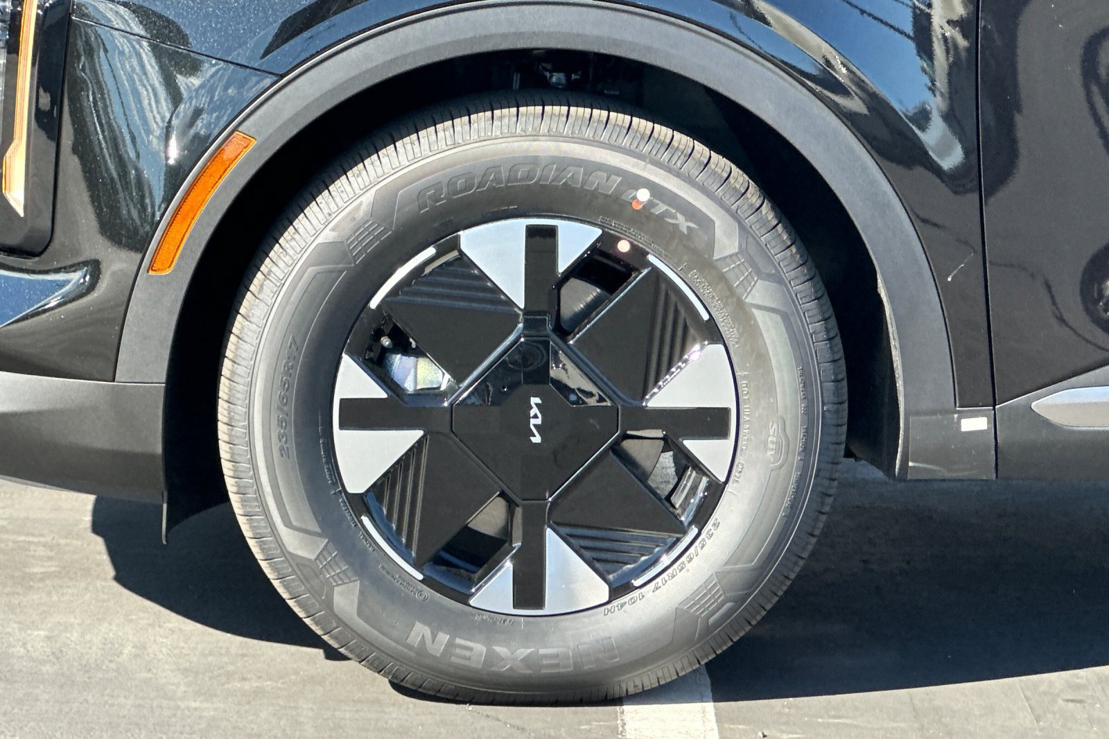 New 2027 Kia Sportage LX FWD image 25