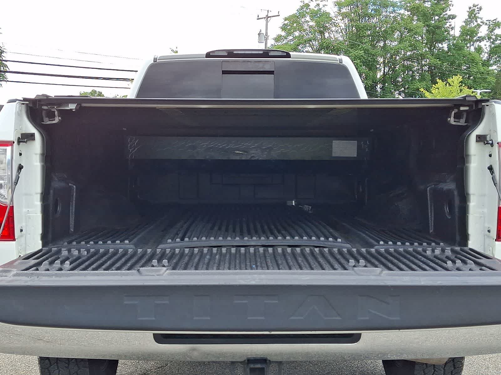 Used 2017 Nissan Titan XD AWD/4WD image 29