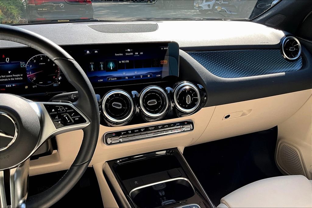 Used 2025 Mercedes-Benz GLA 250 4MATIC image 6