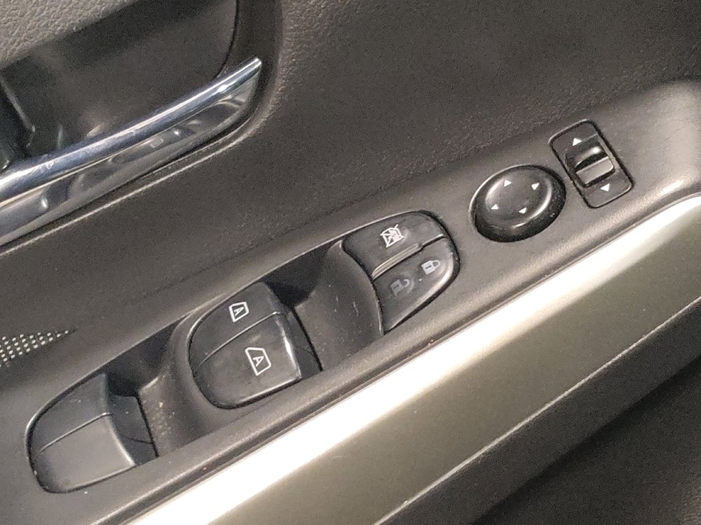 Used 2020 Nissan Kicks SV FWD image 27
