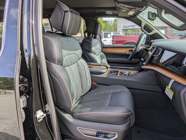 Used 2024 Jeep Grand Wagoneer Series III AWD/4WD image 41