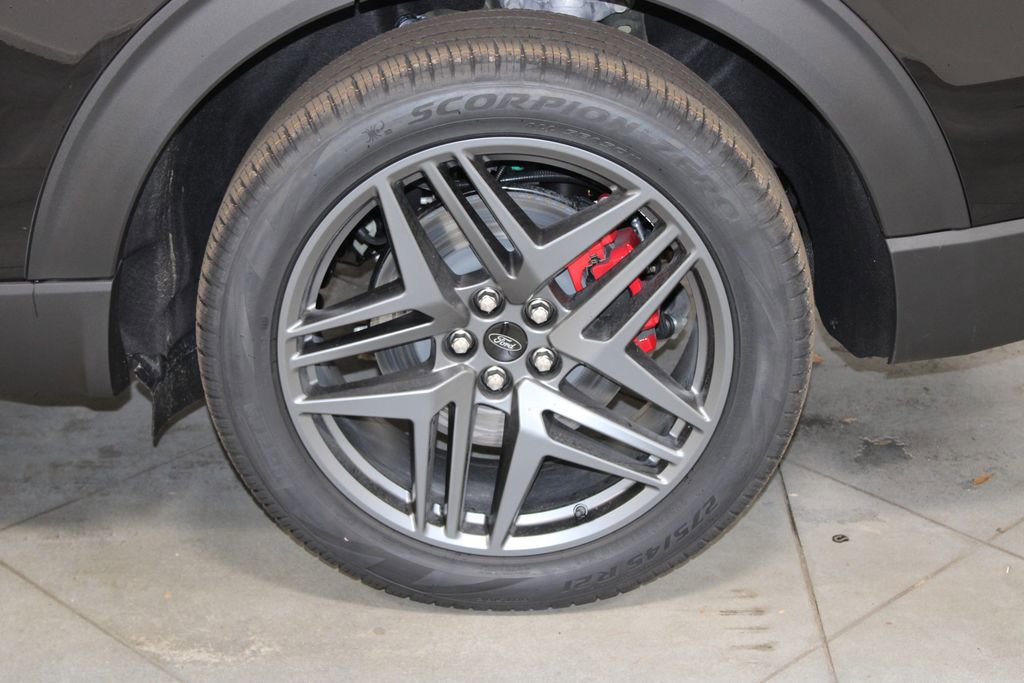 New 2026 Ford Explorer ST w/ Sun And Sound Package image 17