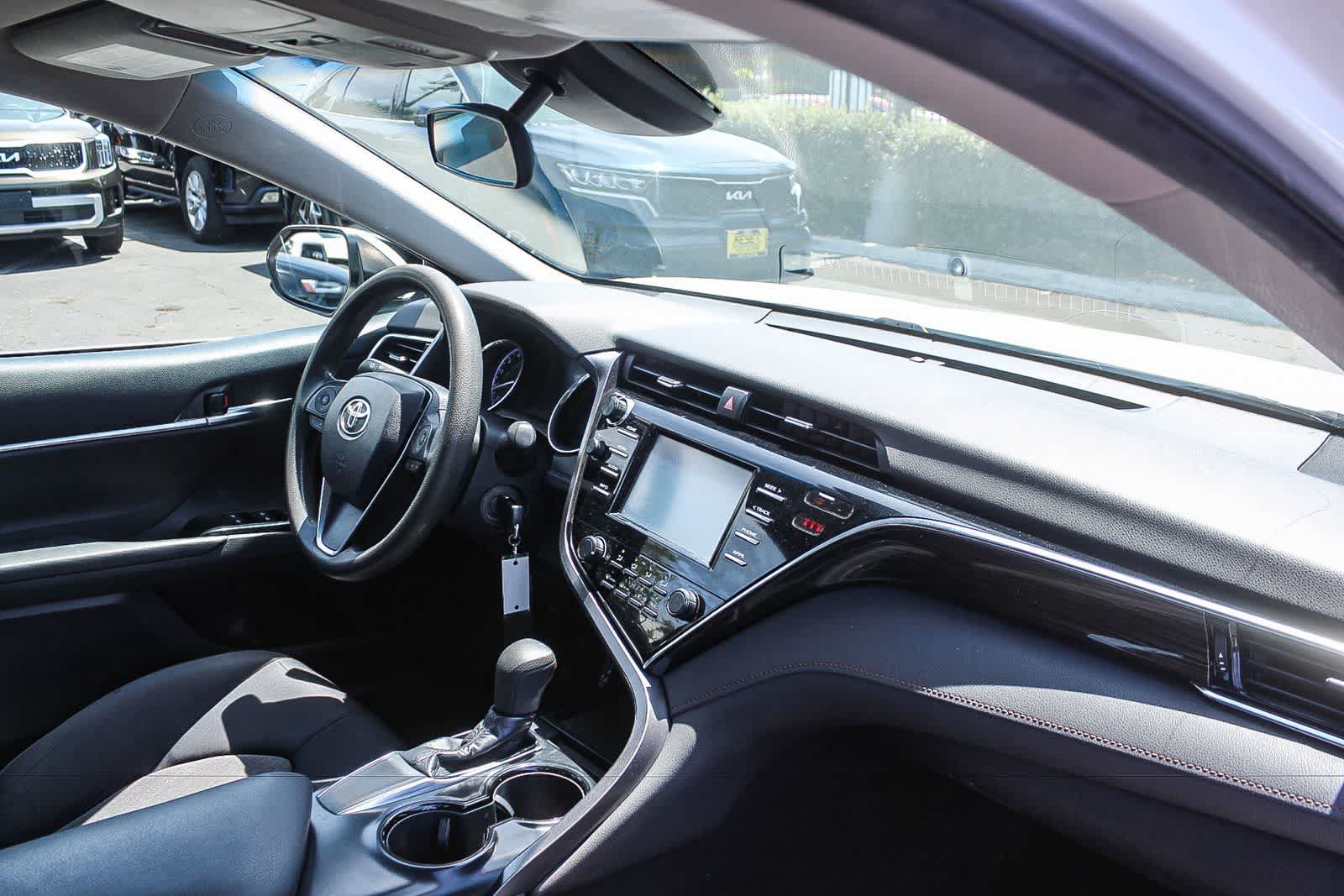 Used 2018 Toyota Camry LE FWD image 21