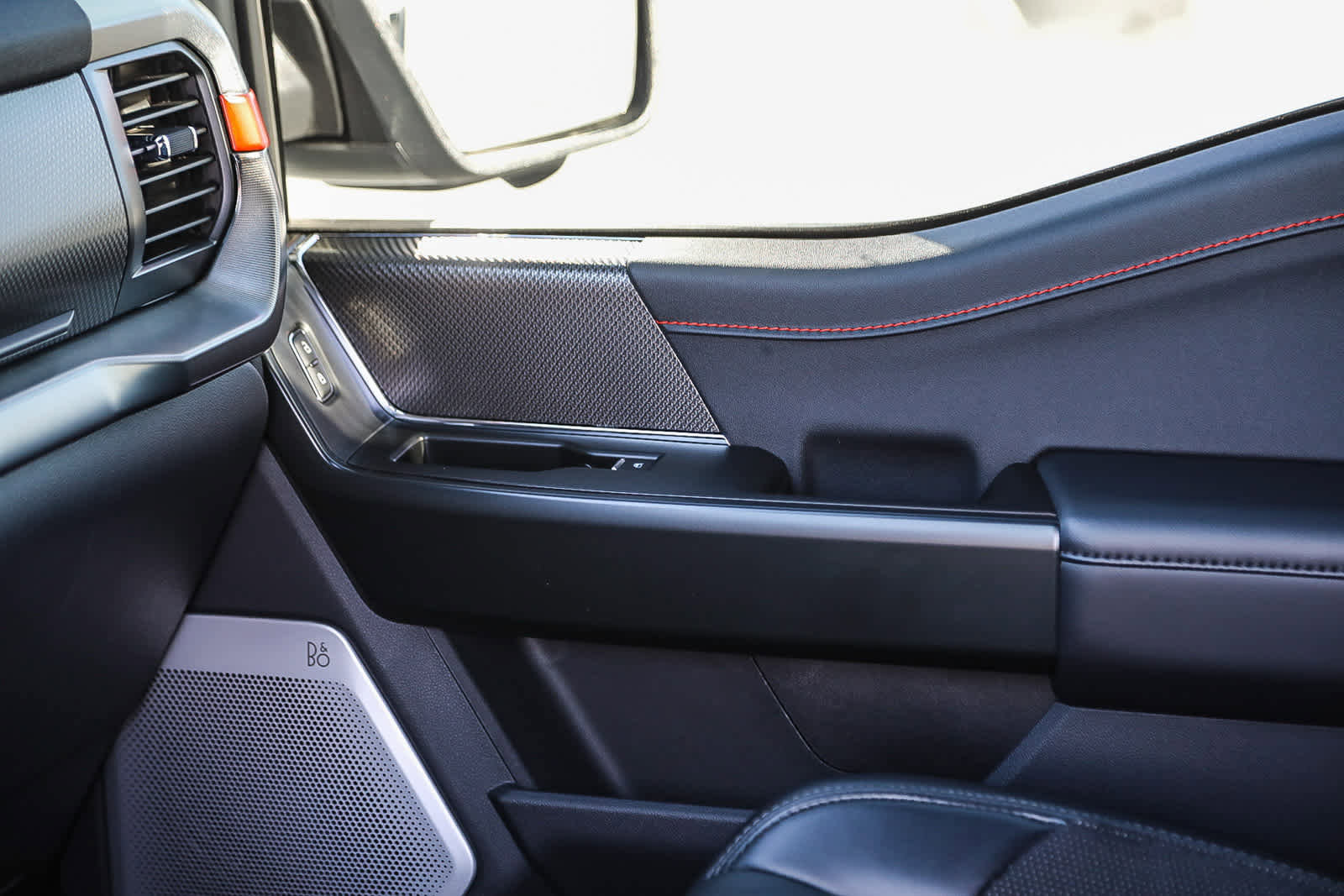 Used 2025 Ford F150 Raptor image 21