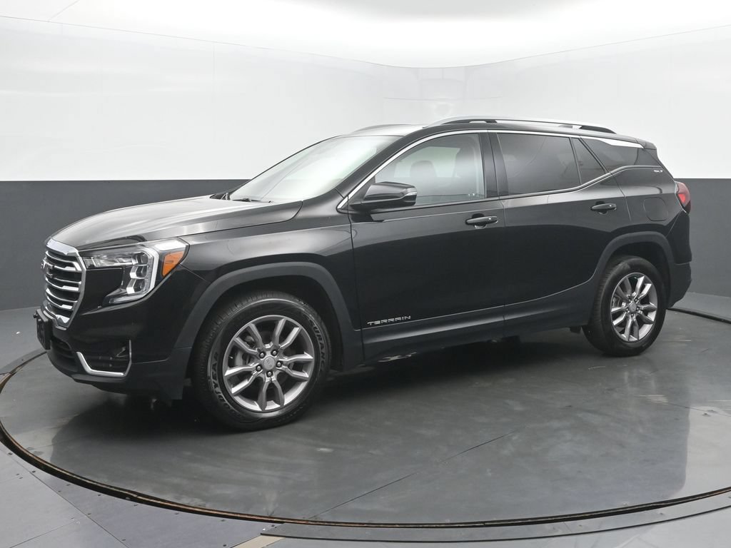 Used 2024 GMC Terrain SLT AWD/4WD image 2
