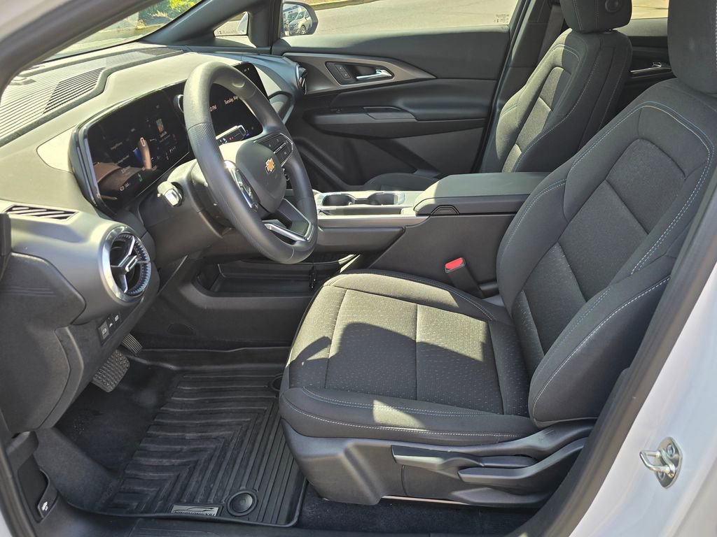 Used 2025 Chevrolet Equinox EV LT FWD image 21