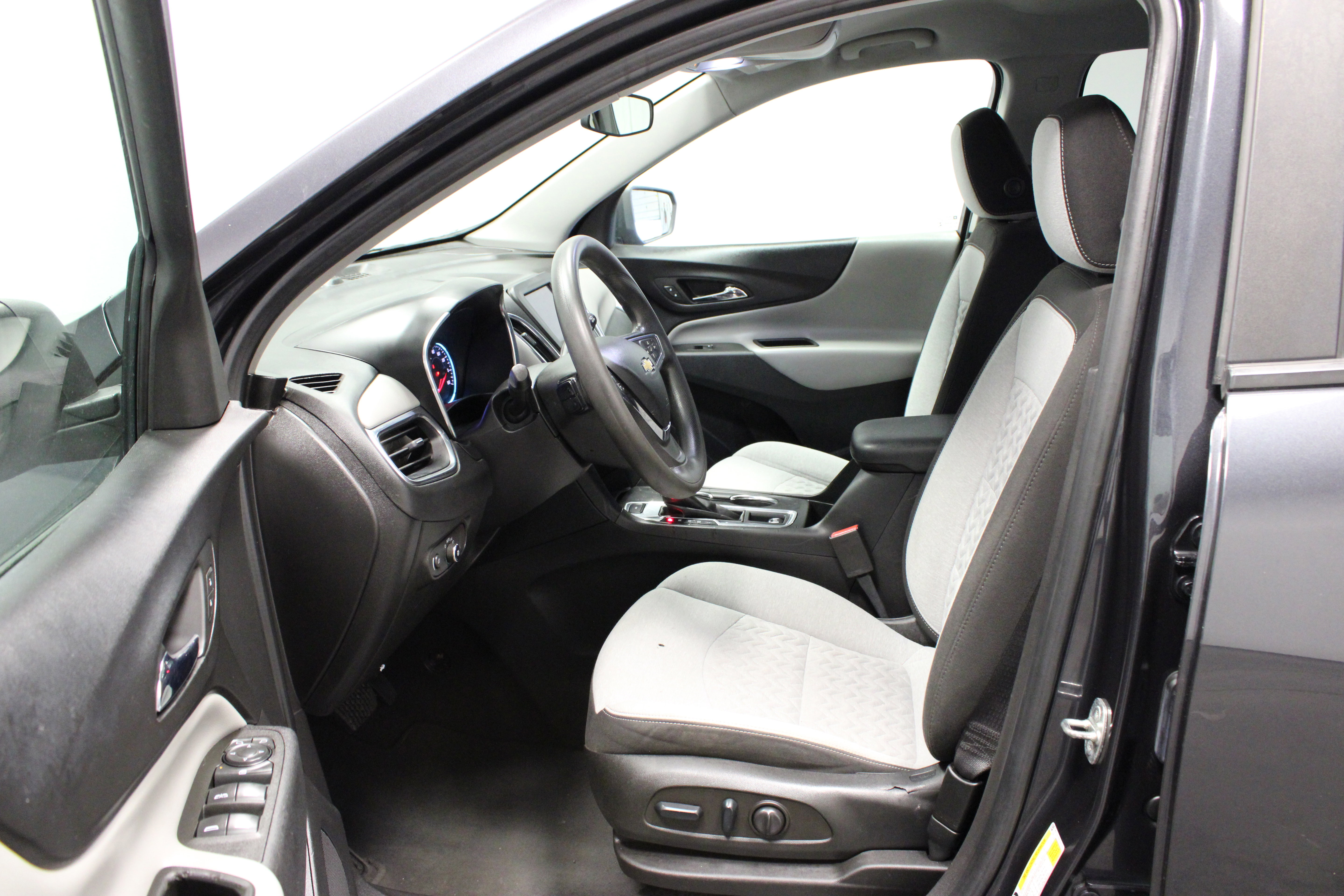 Used 2022 Chevrolet Equinox LS w/ LS Convenience Package AWD/4WD image 16