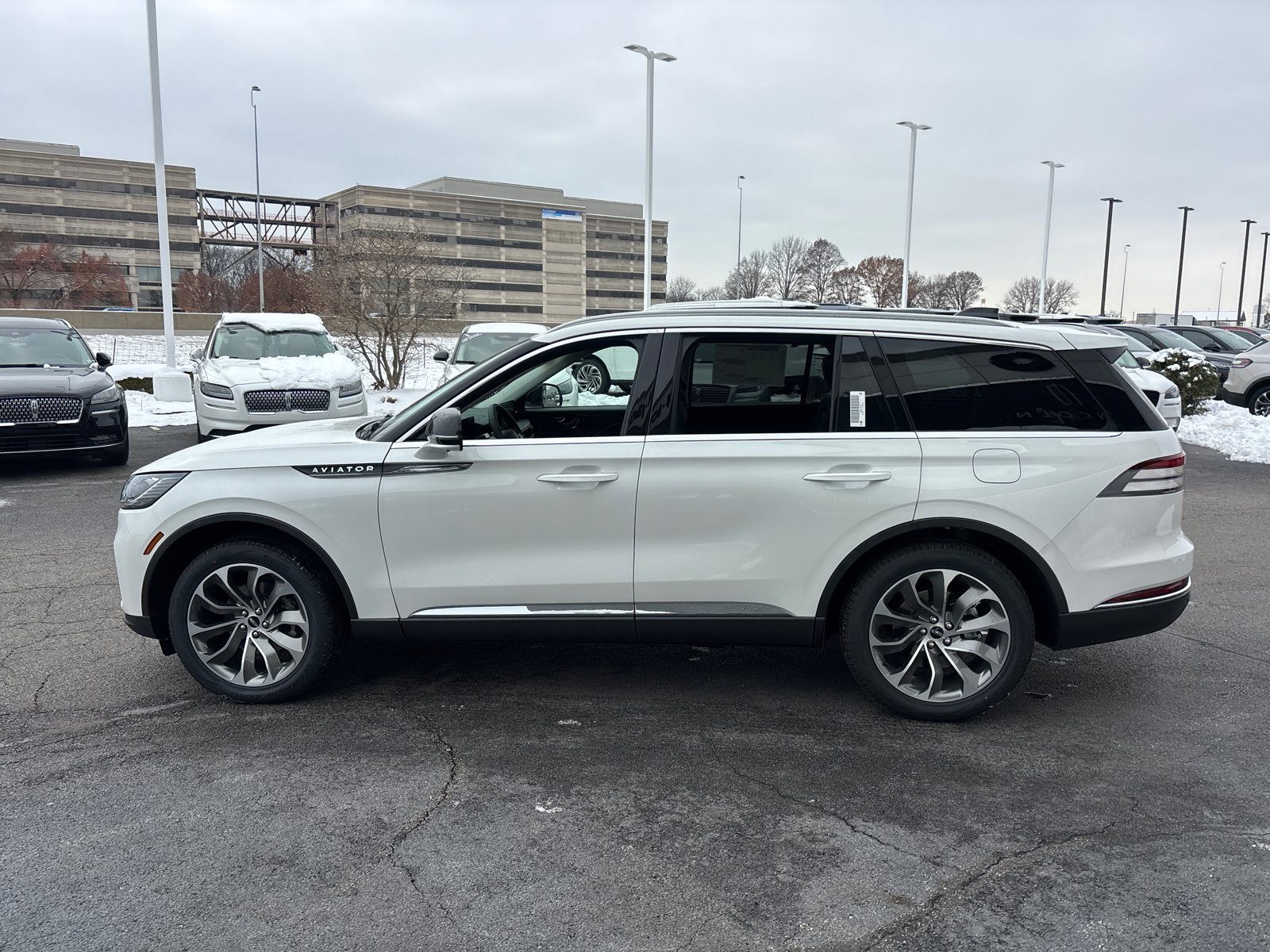 New 2026 Lincoln Aviator AWD image 4