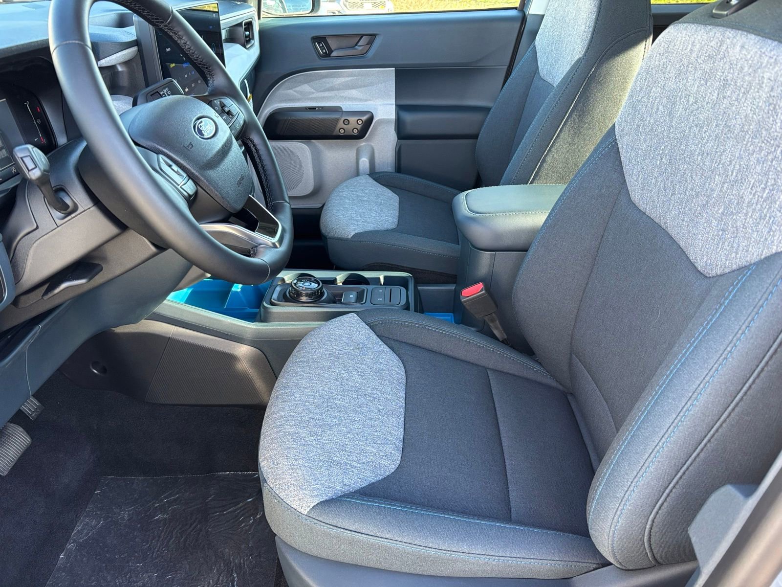 New 2026 Ford Maverick XLT w/ XLT Luxury Package FWD image 17