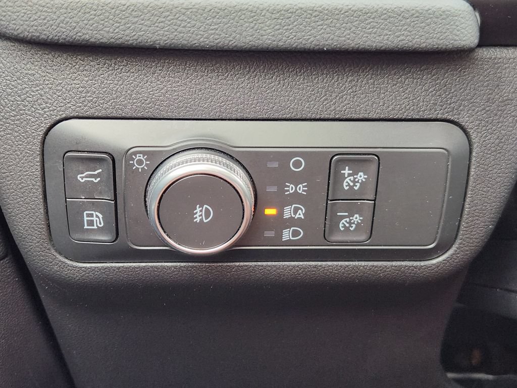 Used 2020 Ford Escape Titanium FWD image 21