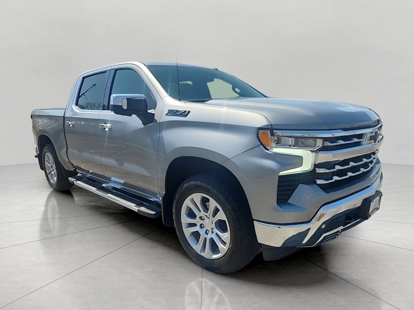 Used 2024 Chevrolet Silverado 1500 LTZ AWD/4WD image 1
