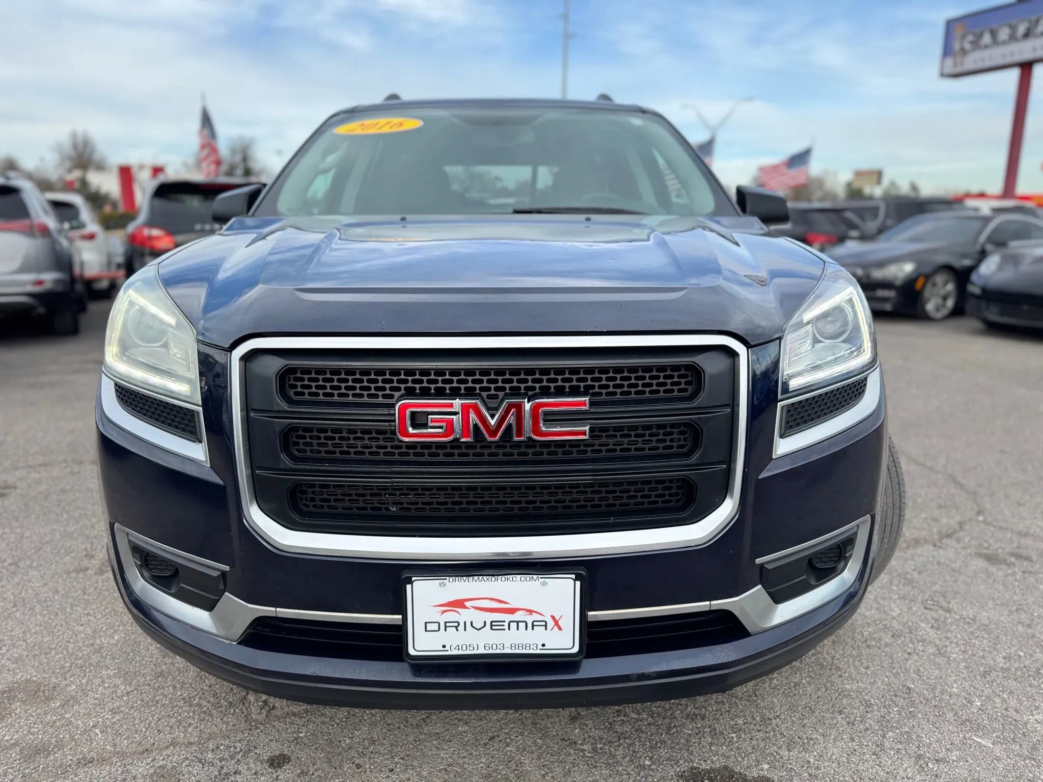 Used 2016 GMC Acadia SLE FWD image 9