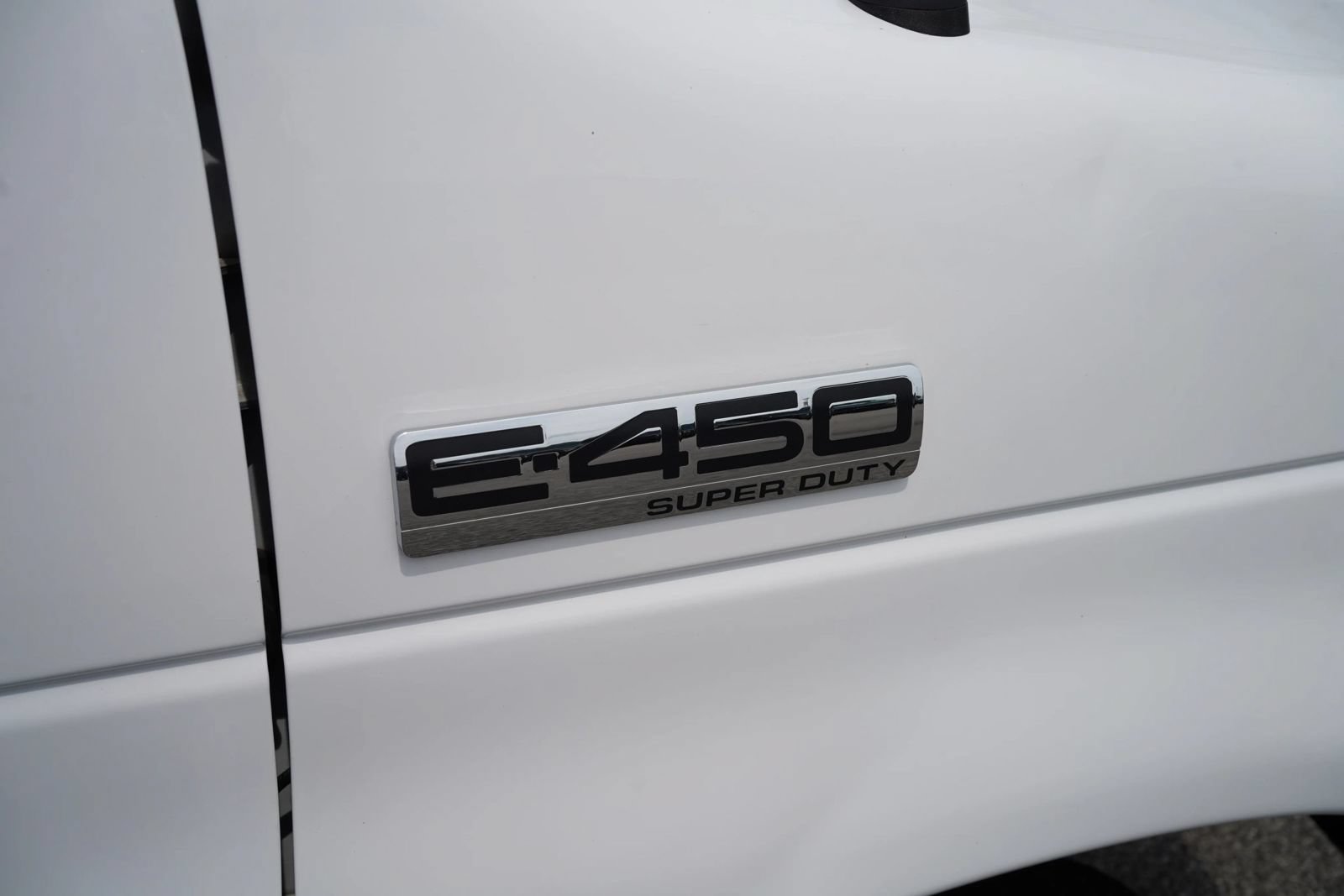 Used 2018 Ford E-450 and Econoline 450 Super Duty RWD image 37