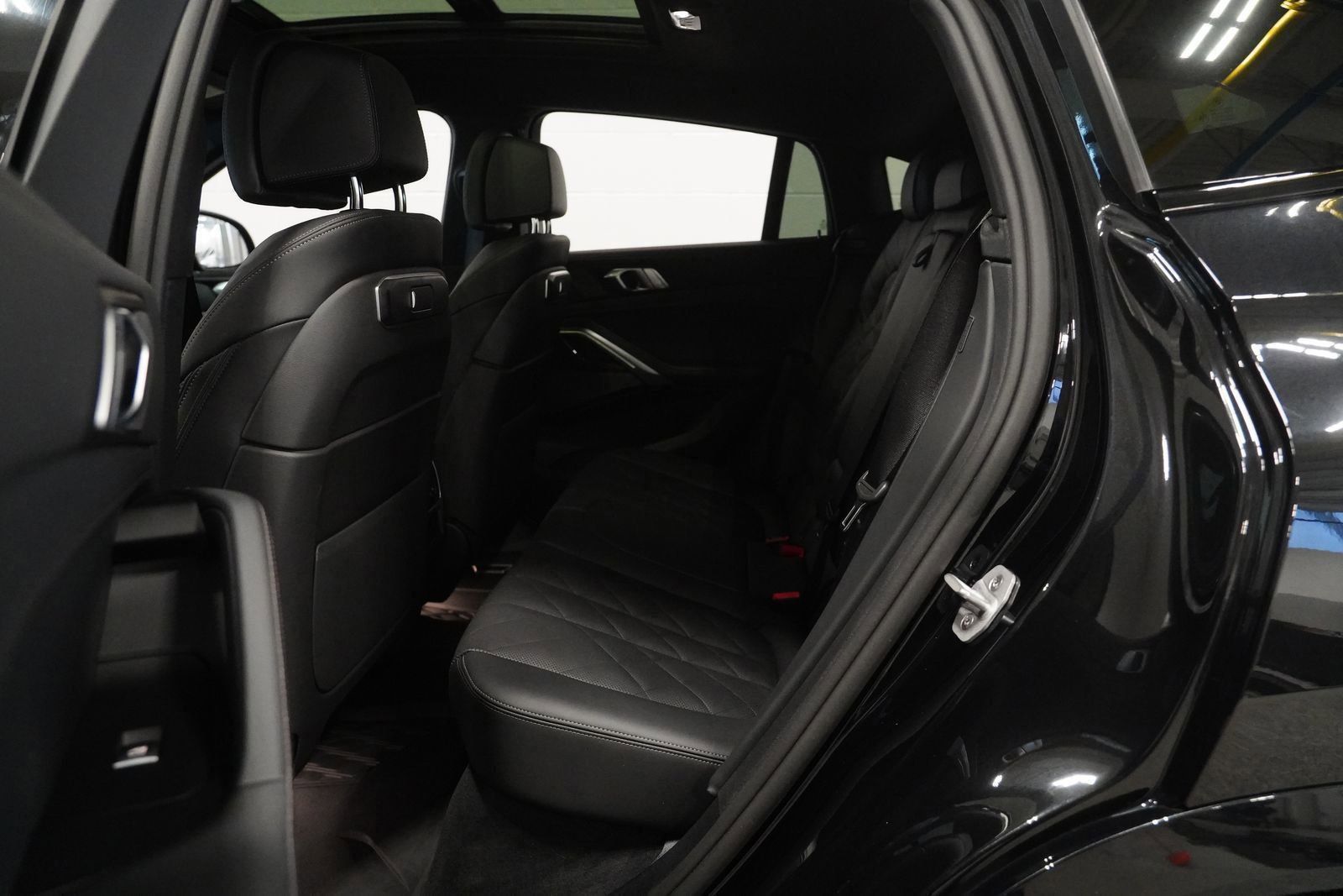 Used 2026 BMW X6 xDrive40i image 13