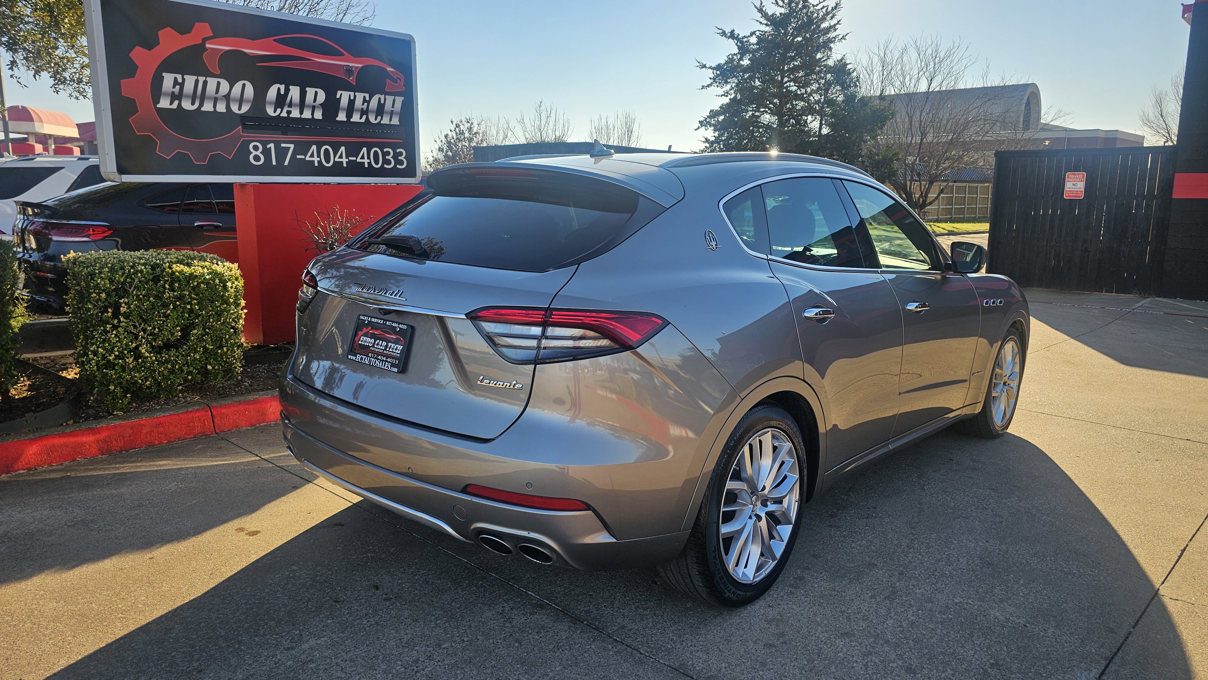 Used 2021 Maserati Levante GranLusso image 8