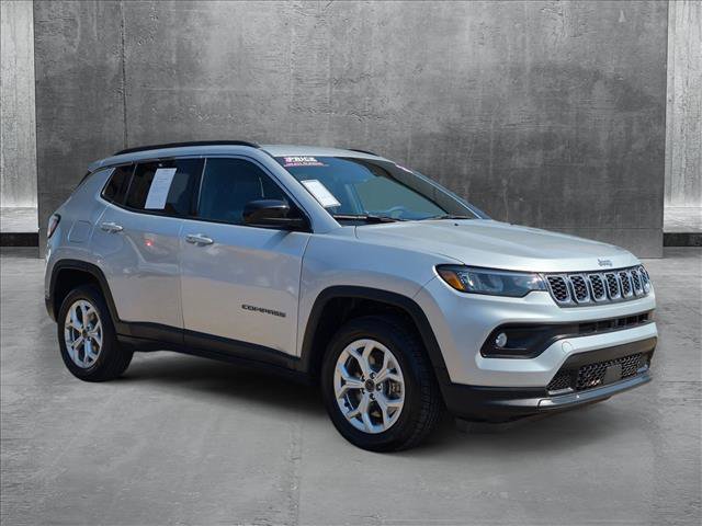 Used 2025 Jeep Compass Latitude AWD/4WD video 3
