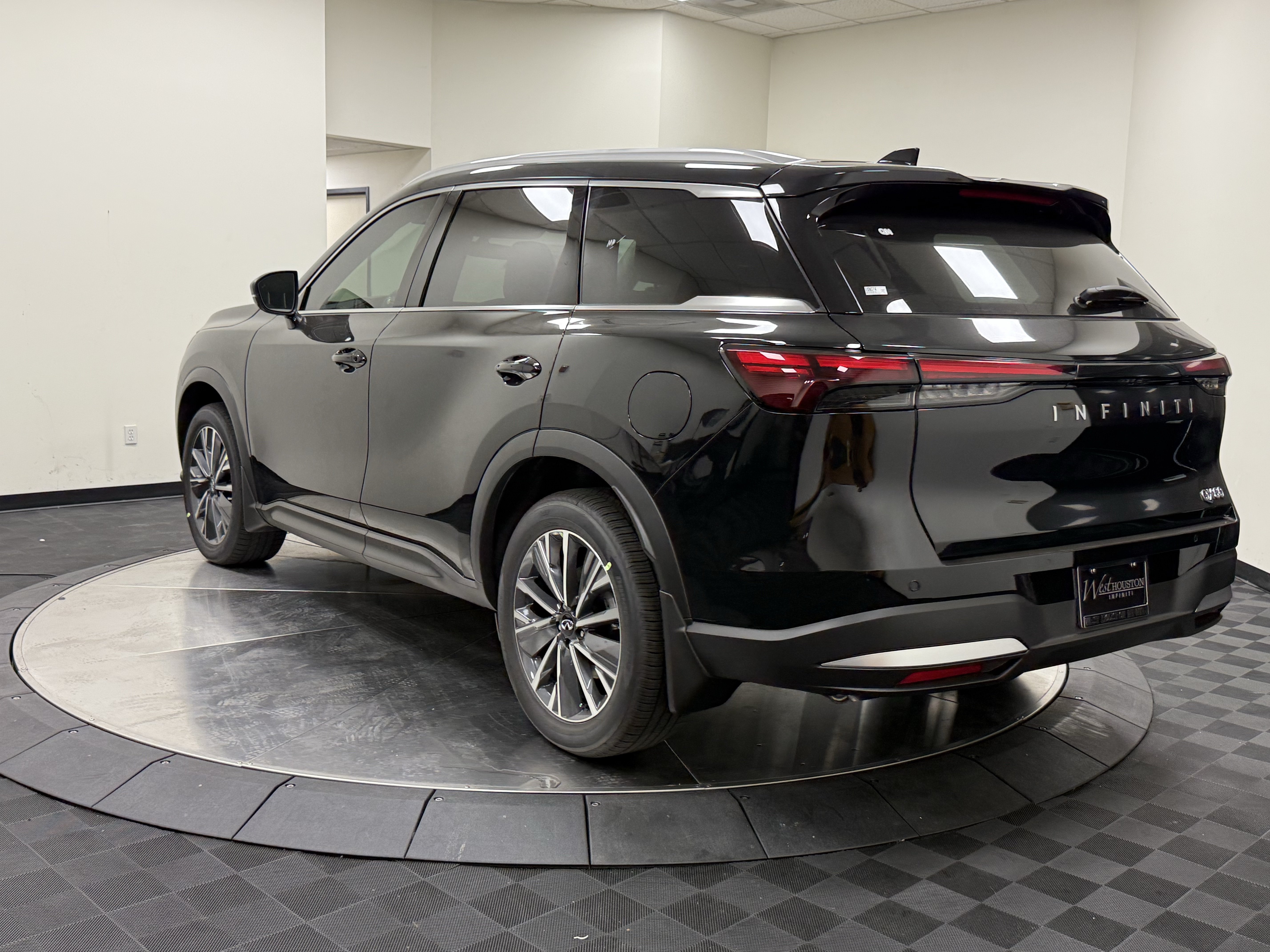 Certified 2027 INFINITI QX60 Luxe w/ Cargo Package FWD image 5
