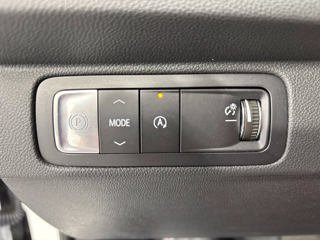 Used 2026 Chevrolet Traverse LT FWD image 39