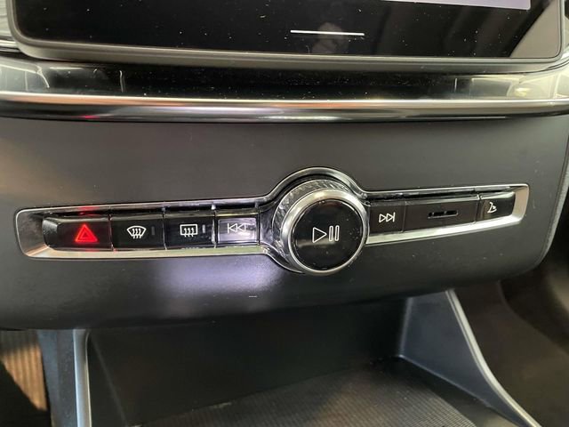 Used 2025 Volvo XC90 B6 Plus image 15