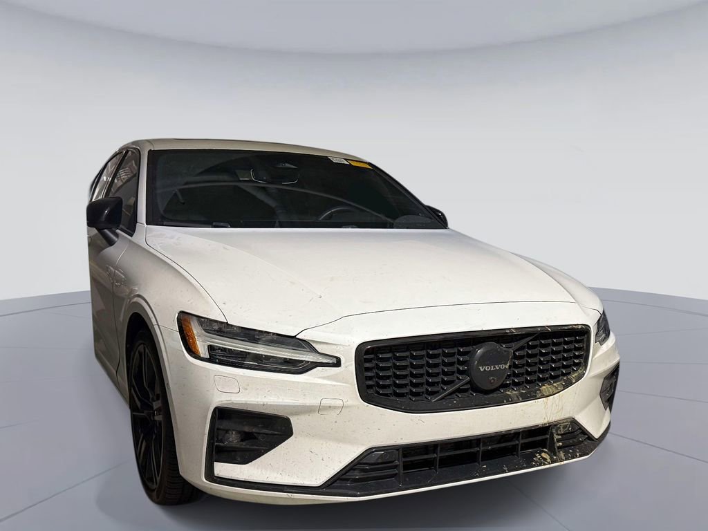 Used 2023 Volvo S60 B5 Plus w/ Climate Package FWD image 2