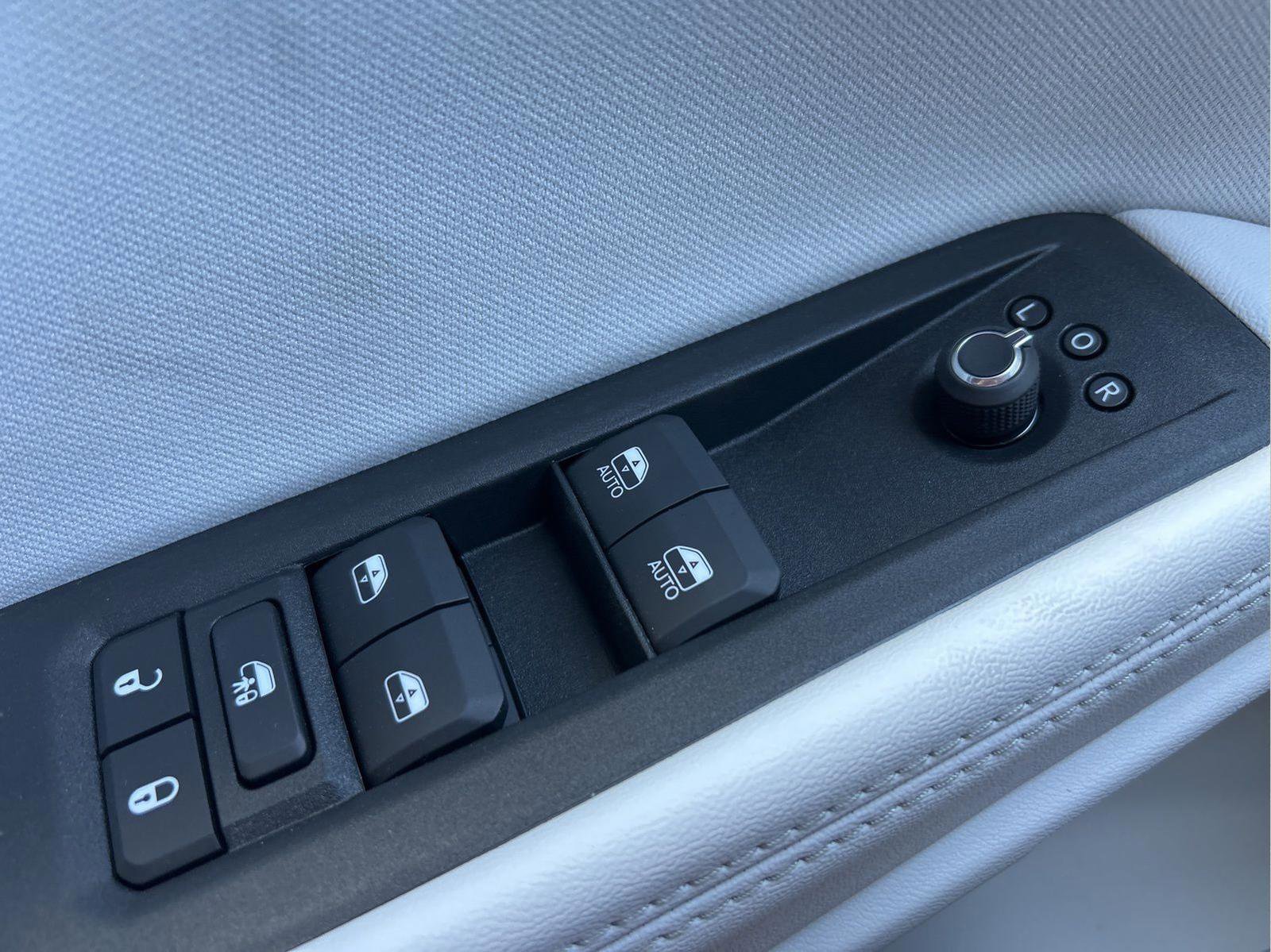 New 2026 Jeep Cherokee Laredo image 16