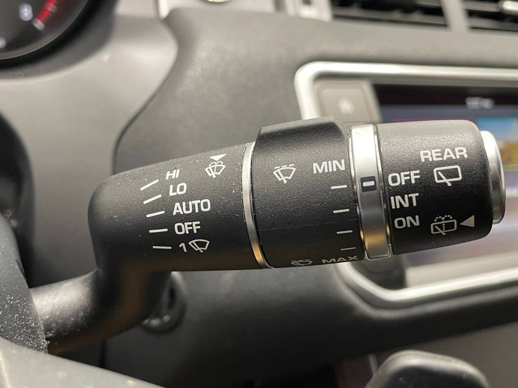 Used 2019 Land Rover Range Rover Evoque Landmark Edition AWD/4WD image 21