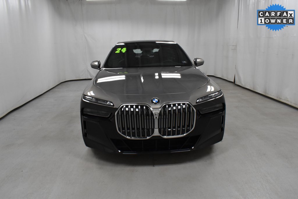 Used 2024 BMW 760i xDrive w/ Executive Package image 3