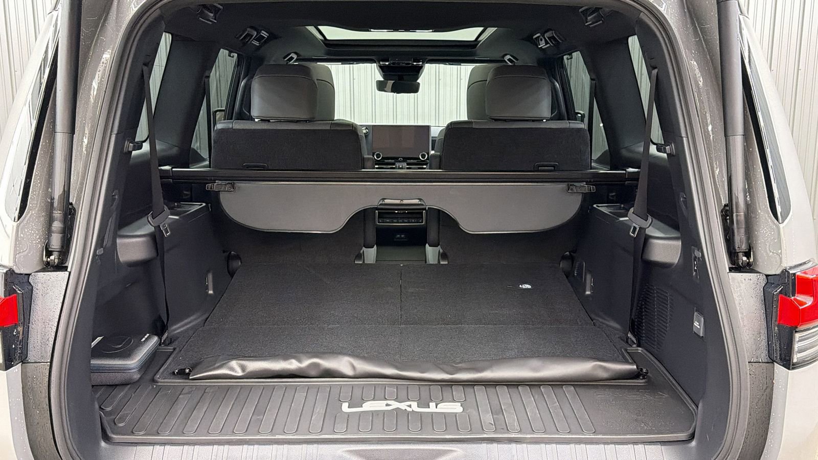 Used 2026 Lexus GX 550 w/ Accessory Package (2T) image 19