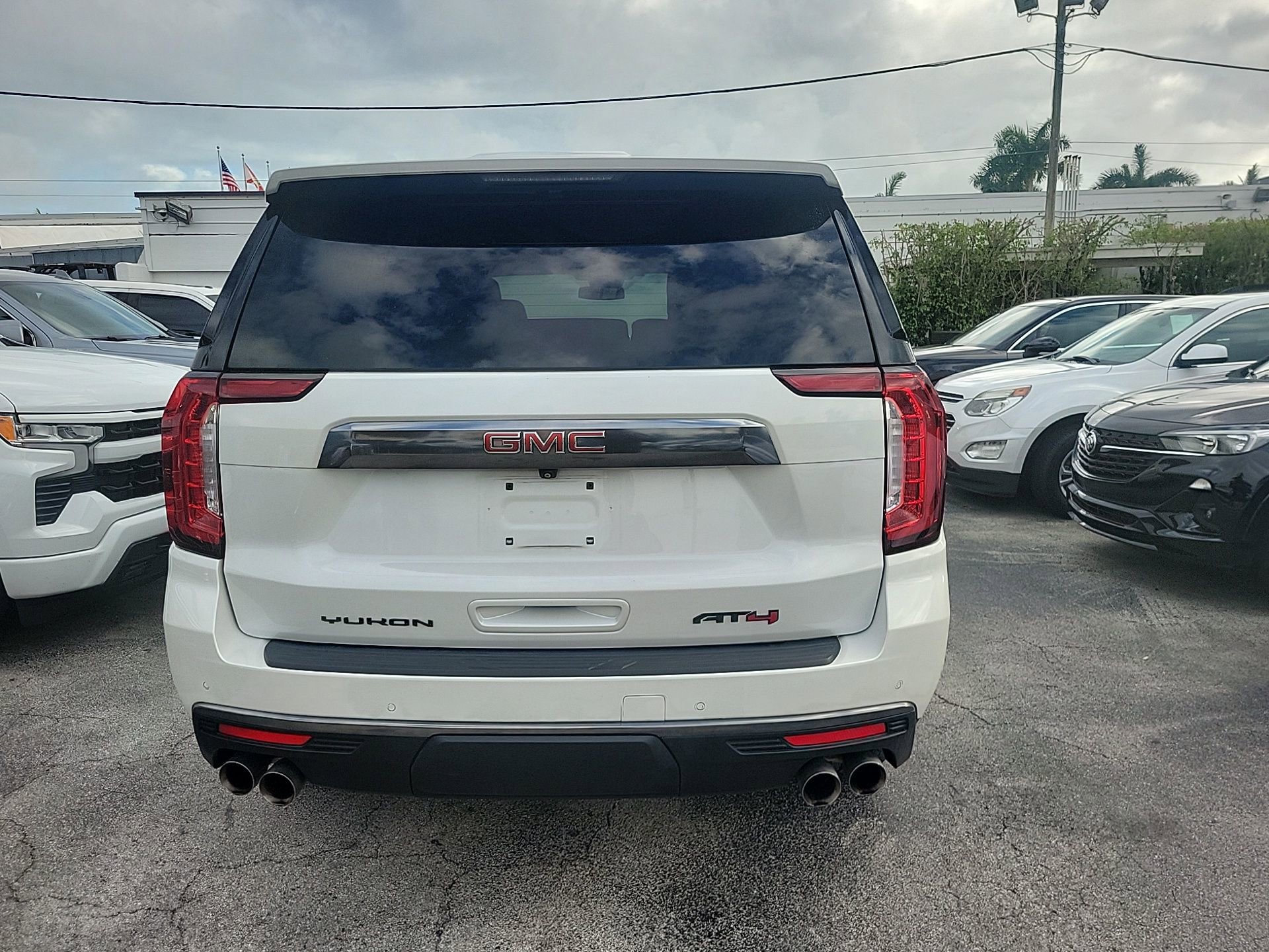 Used 2024 GMC Yukon AT4 w/ Technology Package image 20