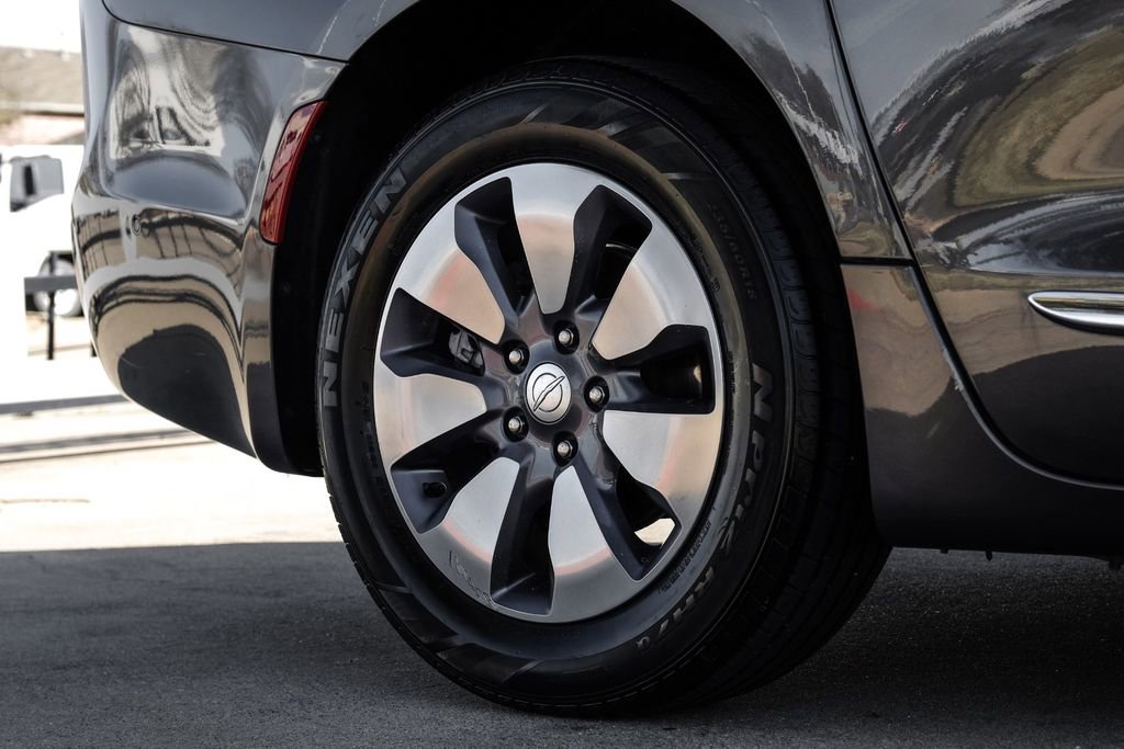 Used 2019 Chrysler Pacifica Limited w/ Advanced Safetytec Group image 65