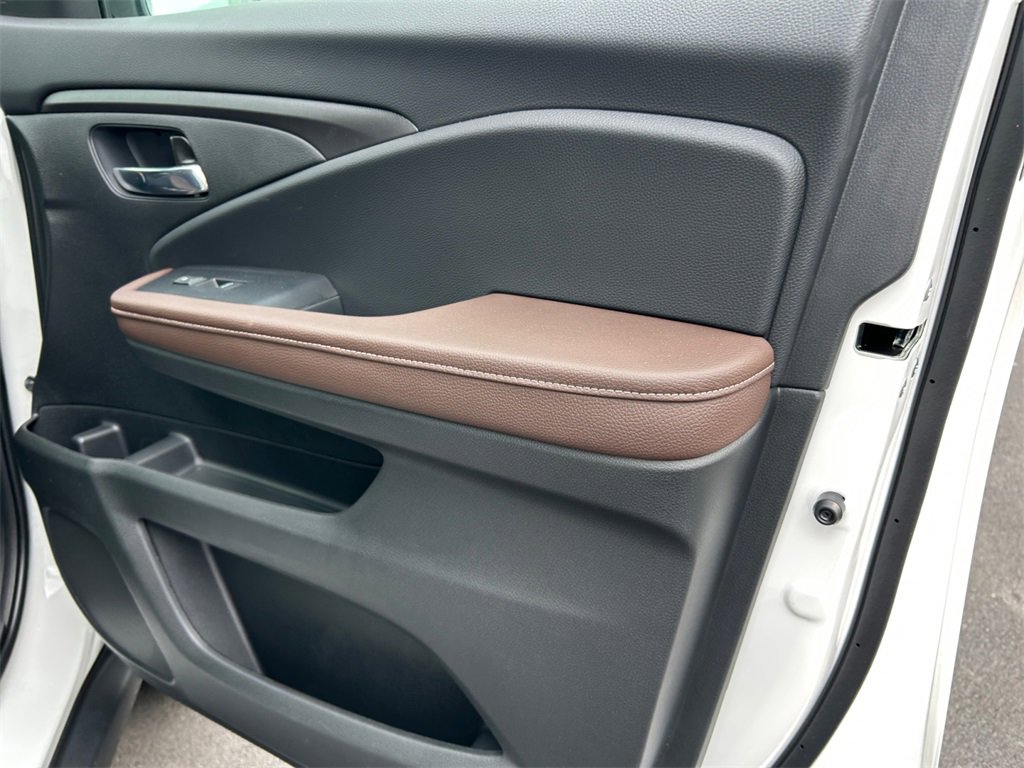 New 2025 Honda Ridgeline RTL image 18
